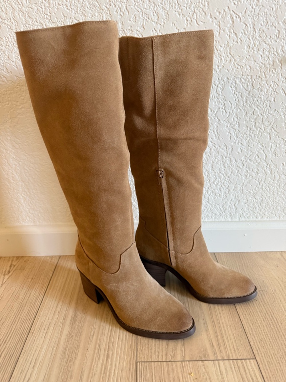 CROWN VINTAGE western tan suede Knee-High Boots size 7.5 brand new, never worn - Picture 2 of 7
